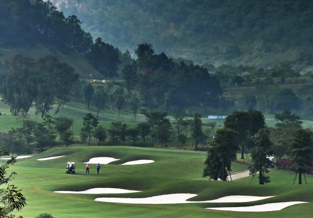 山语湖高尔夫球会