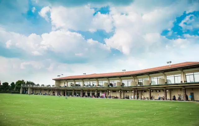 九桥高尔夫球会