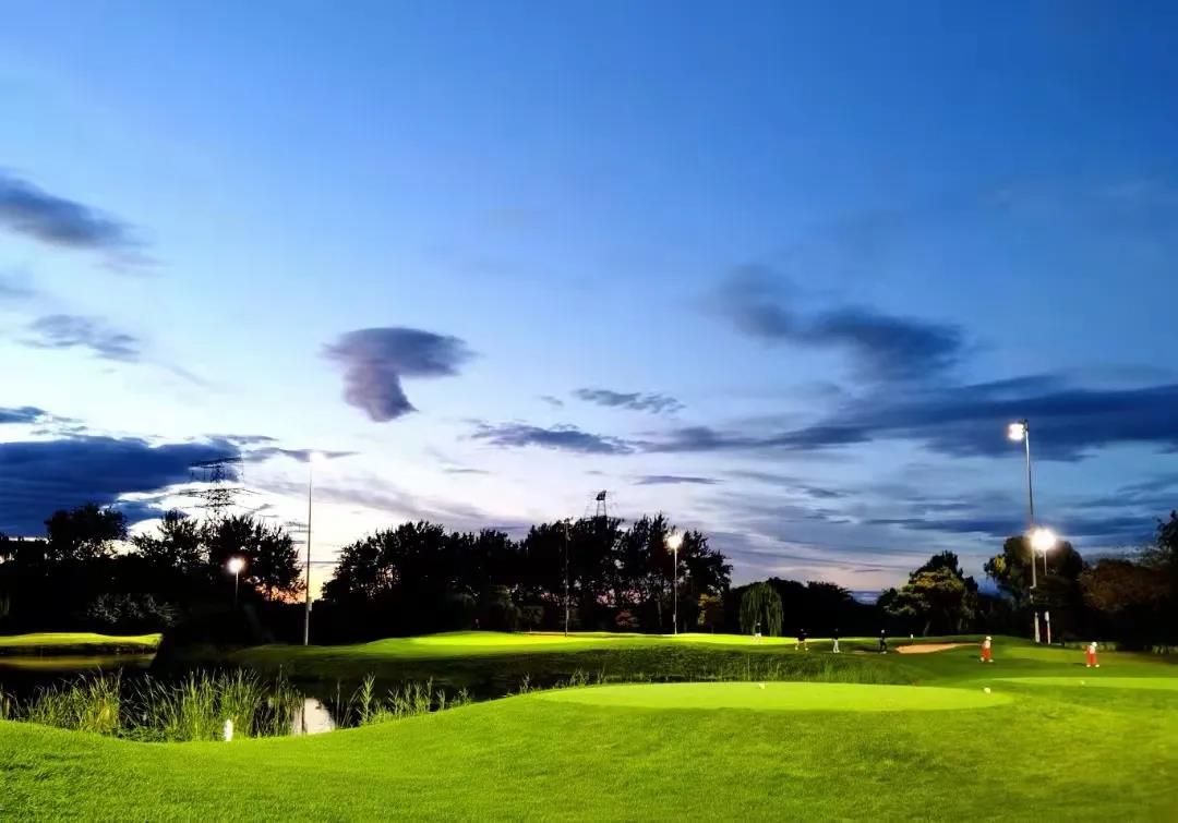 东方天星高尔夫球会