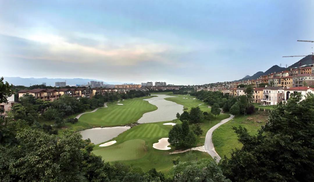 重庆保利高尔夫2天1晚2球套餐