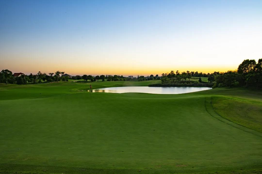 旗忠花园高尔夫球会