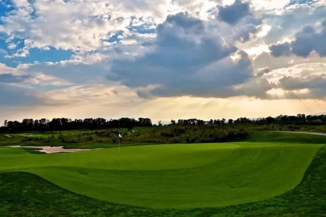 嘉丽泽高尔夫球会